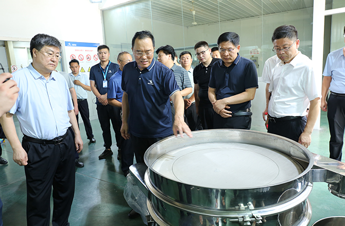 新乡市领导调研振动午夜免费三级片产业链及企业上市工作