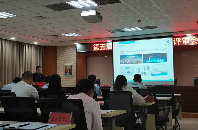 午夜成人小视频荣获“新乡县县长质量奖”荣誉称号